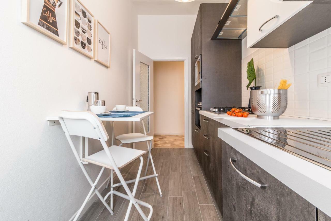 Joivy Modern 1-Bed Flat With Balcony In Portello Милано Екстериор снимка