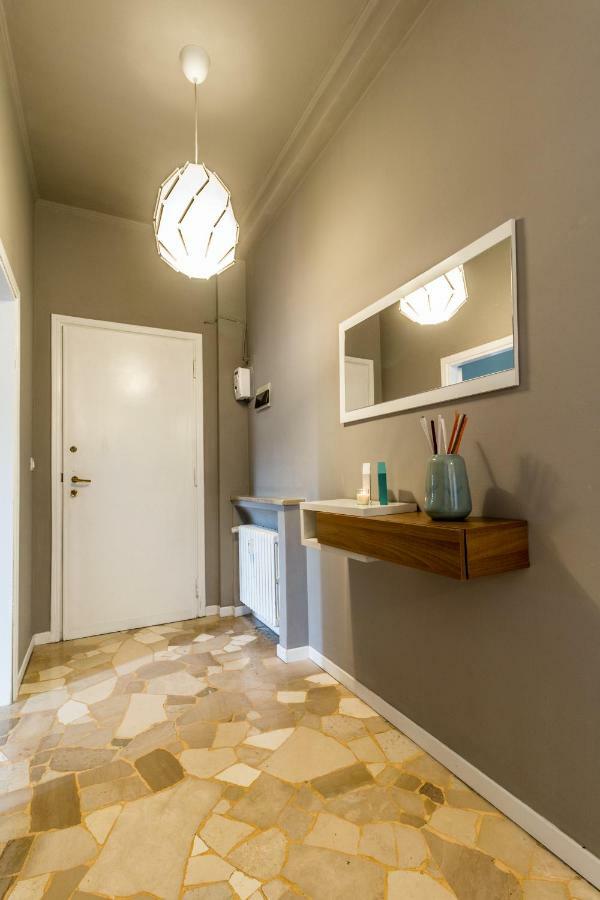 Joivy Modern 1-Bed Flat With Balcony In Portello Милано Екстериор снимка
